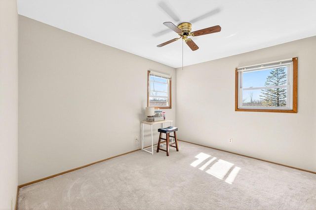 W184N8293 Tours DRIVE, Menomonee Falls, WI 53051