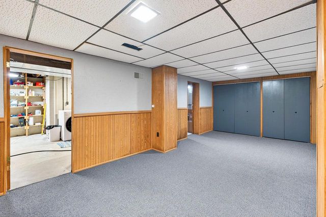 W184N8293 Tours DRIVE, Menomonee Falls, WI 53051