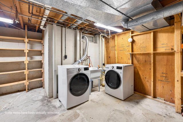 W184N8293 Tours DRIVE, Menomonee Falls, WI 53051