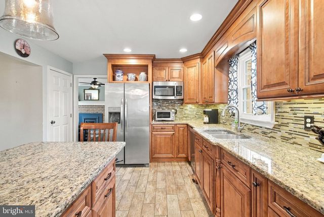 706 CARRIAGE LN, Mechanicsburg, PA 17050