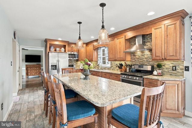706 CARRIAGE LN, Mechanicsburg, PA 17050