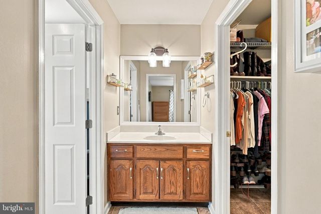 706 CARRIAGE LN, Mechanicsburg, PA 17050