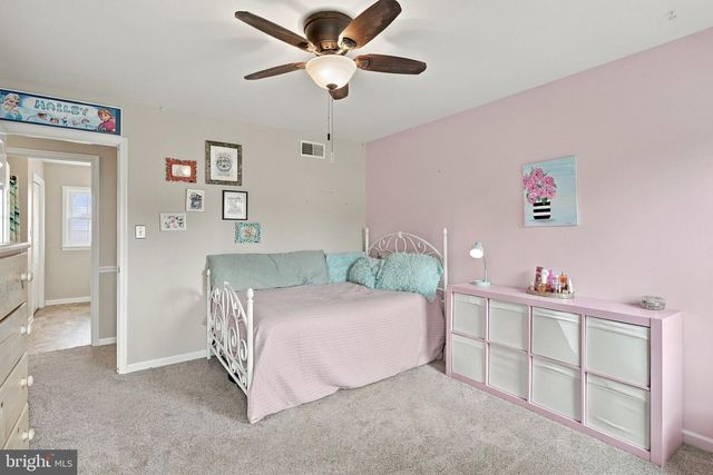 706 CARRIAGE LN, Mechanicsburg, PA 17050