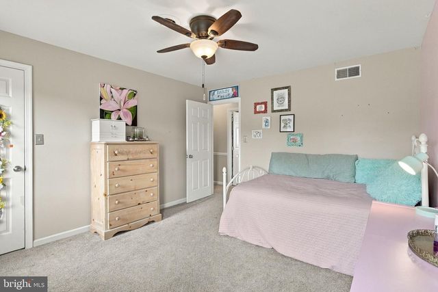 706 CARRIAGE LN, Mechanicsburg, PA 17050