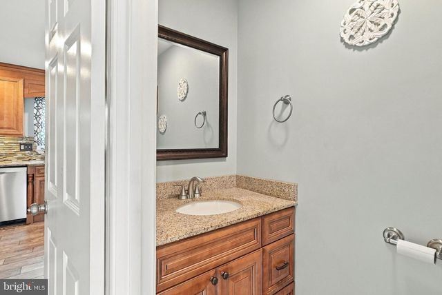 706 CARRIAGE LN, Mechanicsburg, PA 17050