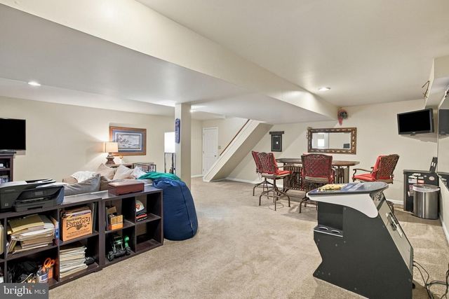 706 CARRIAGE LN, Mechanicsburg, PA 17050