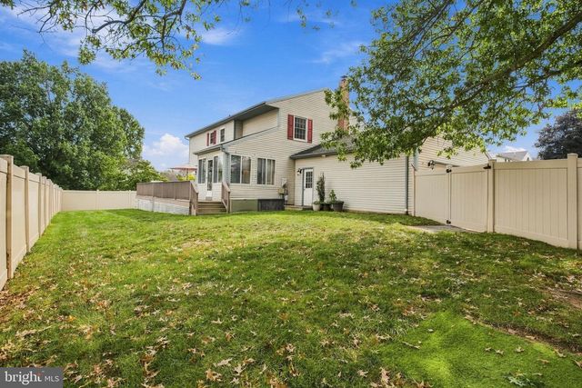 706 CARRIAGE LN, Mechanicsburg, PA 17050