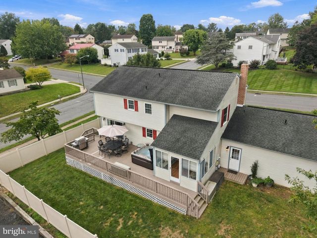 706 CARRIAGE LN, Mechanicsburg, PA 17050
