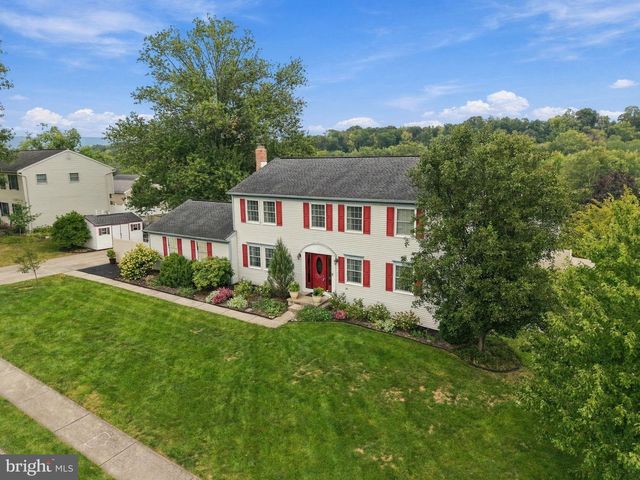 706 CARRIAGE LN, Mechanicsburg, PA 17050
