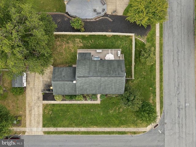 706 CARRIAGE LN, Mechanicsburg, PA 17050