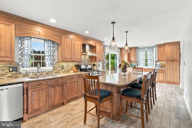 706 CARRIAGE LN, Mechanicsburg, PA 17050
