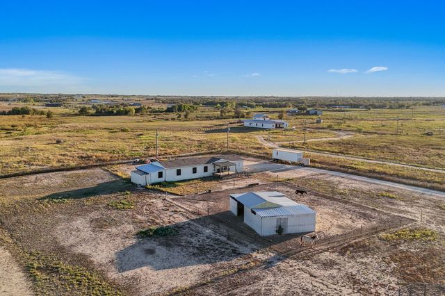 1600 County Road 465, Elgin, TX 78621