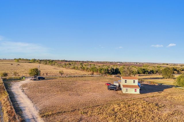 1600 County Road 465, Elgin, TX 78621