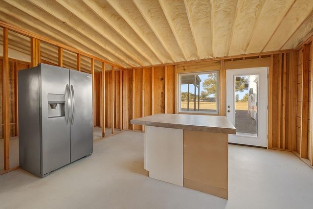 1600 County Road 465, Elgin, TX 78621