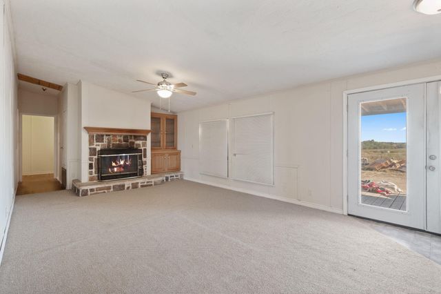 1600 County Road 465, Elgin, TX 78621