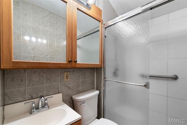 10416 Lackland Road, Overland, MO 63114