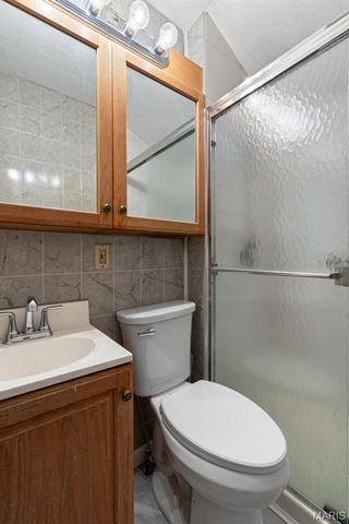 10416 Lackland Road, Overland, MO 63114