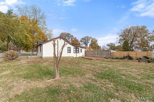 10416 Lackland Road, Overland, MO 63114