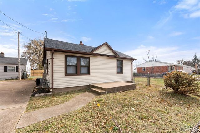 10416 Lackland Road, Overland, MO 63114