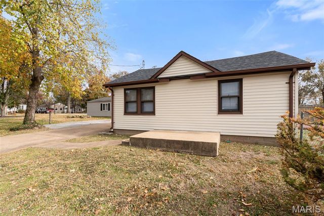 10416 Lackland Road, Overland, MO 63114