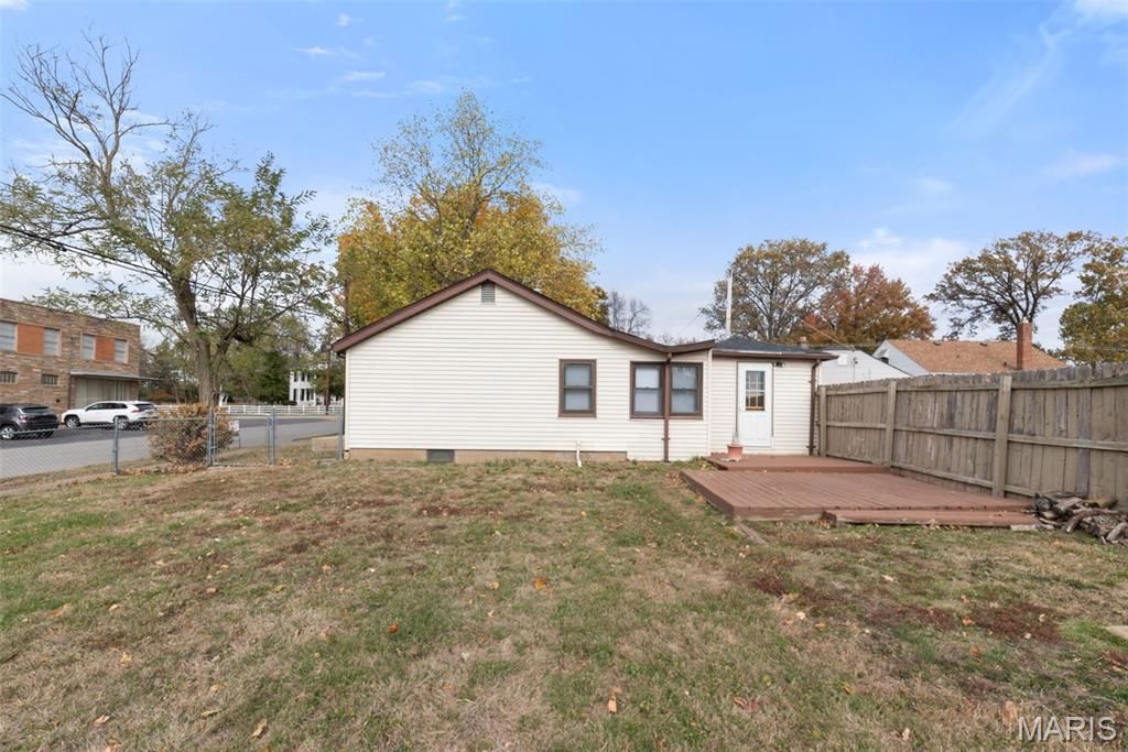 10416 Lackland Road, Overland, MO 63114