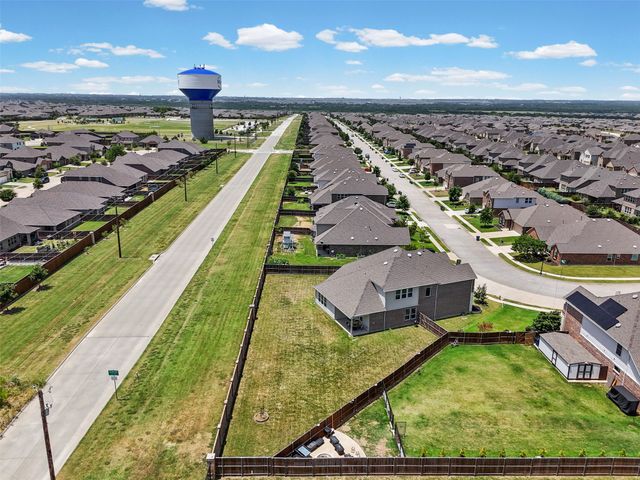 1640 Millican Lane, Aubrey, TX 76227