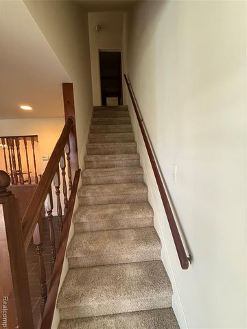 8251 Kennedy Circle 3, Warren, MI 48093