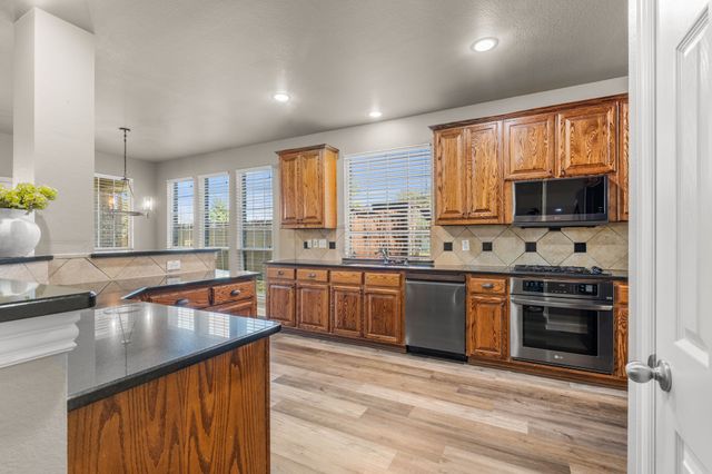 1145 Dayton Drive, Lantana, TX 76226