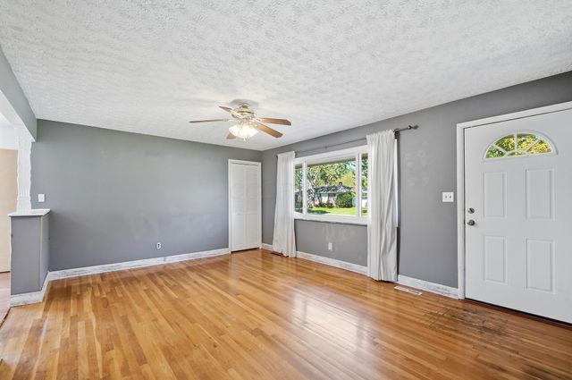 3011 Voeller Circle, Grove City, OH 43123