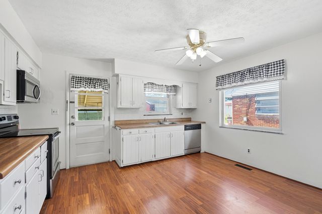 3011 Voeller Circle, Grove City, OH 43123