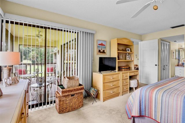 4582 LONGWATER 62, Sarasota, FL 34235