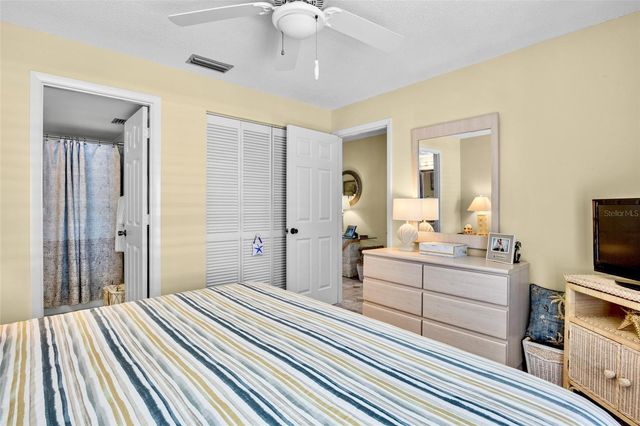 4582 LONGWATER 62, Sarasota, FL 34235