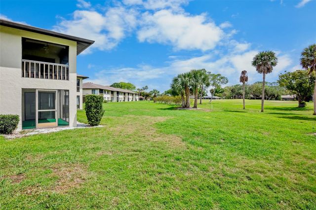 4582 LONGWATER 62, Sarasota, FL 34235