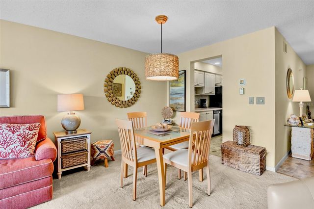 4582 LONGWATER 62, Sarasota, FL 34235