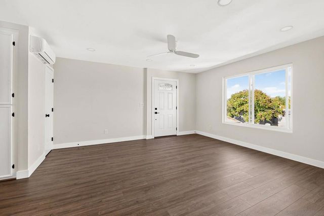 1827 E 17th St, National City, CA 91950