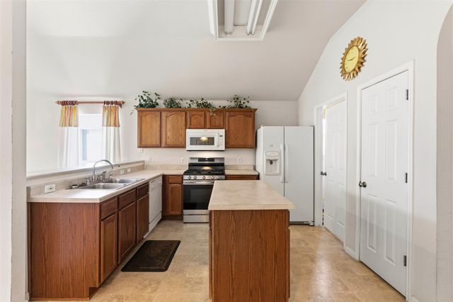 1156 Woodlands DR, Kyle, TX 78640