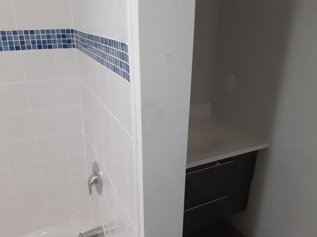 799 NE 34th Court, Oakland Park, FL 33334