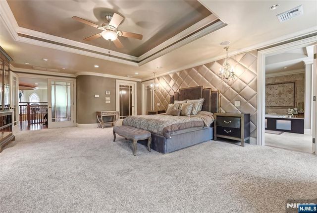 305 Blauvelt Court, Paramus, NJ 07652
