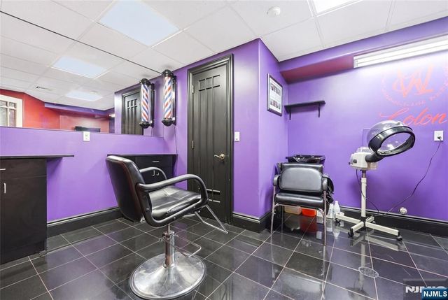 305 Blauvelt Court, Paramus, NJ 07652