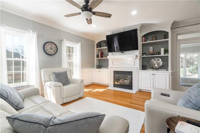 1030 Wild Dogwood Lane, Winston-salem, NC 27106