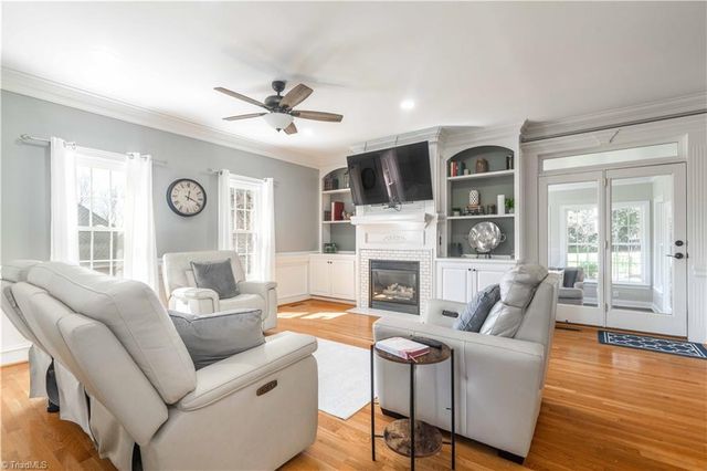 1030 Wild Dogwood Lane, Winston-salem, NC 27106