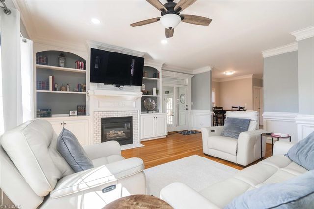 1030 Wild Dogwood Lane, Winston-salem, NC 27106