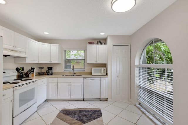 13810 YARMOUTH Drive, Wellington, FL 33414