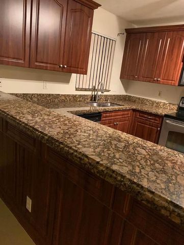 9609 NW 8th Circle, Plantation, FL 33324