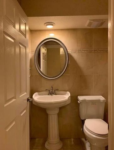 9609 NW 8th Circle, Plantation, FL 33324