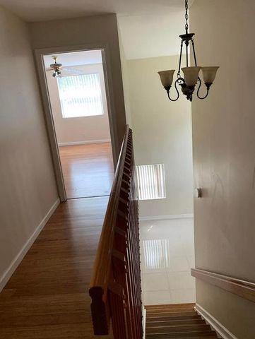 9609 NW 8th Circle, Plantation, FL 33324