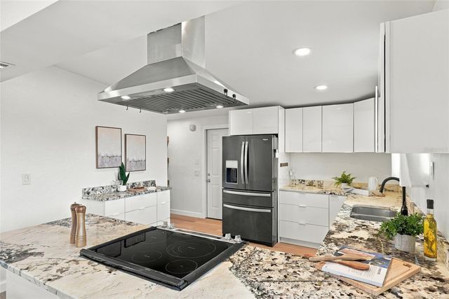 2110 ALCAZAR WAY S, St Petersburg, FL 33712