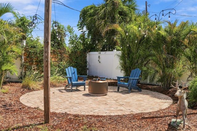 2110 ALCAZAR WAY S, St Petersburg, FL 33712