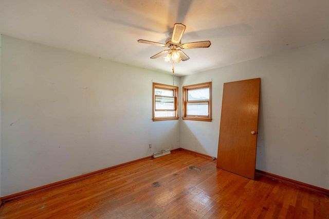 1215 S 91st STREET, West Allis, WI 53214