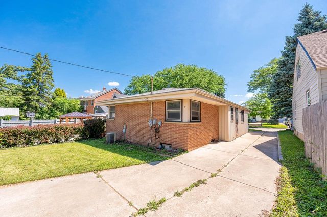 1215 S 91st STREET, West Allis, WI 53214